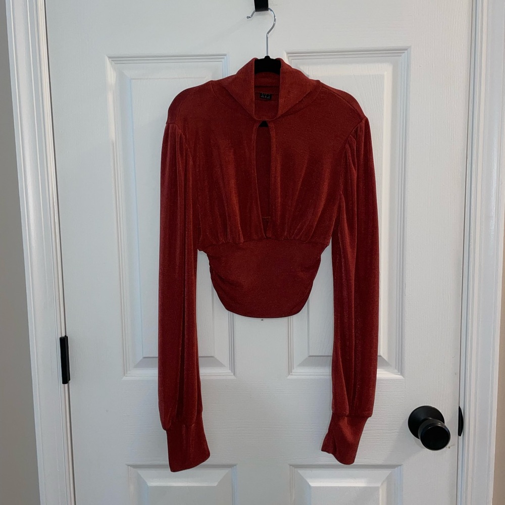 Cut Out Lantern Sleeve Crop Top
